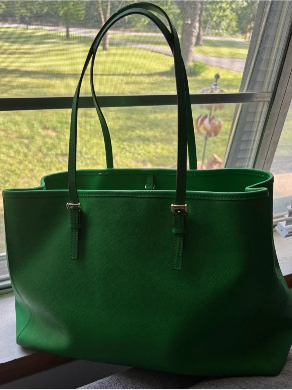 Michael Kors Emerald Green Saffiano Leather Tote with Gold Accents - Picture 3 of 6